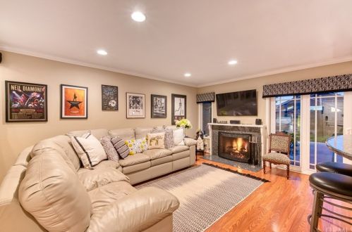 15 Alba, Irvine CA  92620-1901 exterior