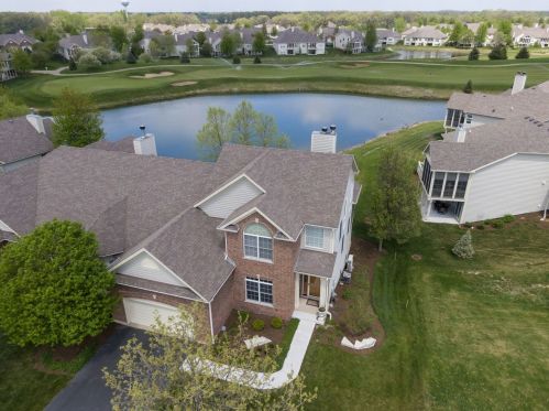 4400 Coyote Lakes Cir, Barrington Hills, IL 60156