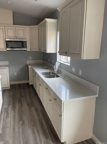 1048 8th St, San Bernardino, CA 92411-2860