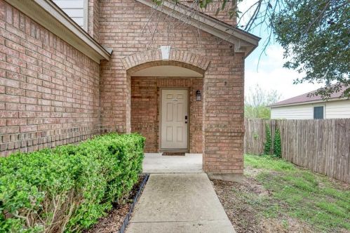 530 Sheep Trail Dr, Uhland TX  78640-5552 exterior