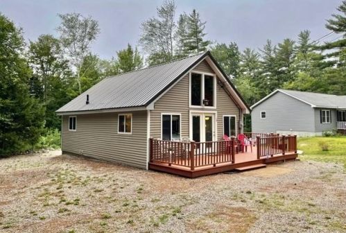 10 Estates Rd, Wakefield, NH 03887-6008