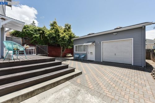 285 Stoakes Ave, San Leandro CA 94577-1735 exterior