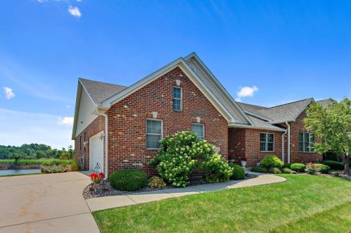 831 Shannon Dr, Crown Point, IN 46307-8999