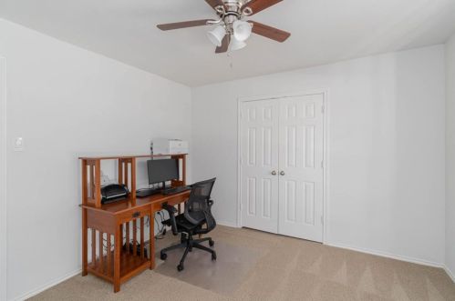 1917 Middle Gln Dr, Carrollton TX 75007-2418 exterior