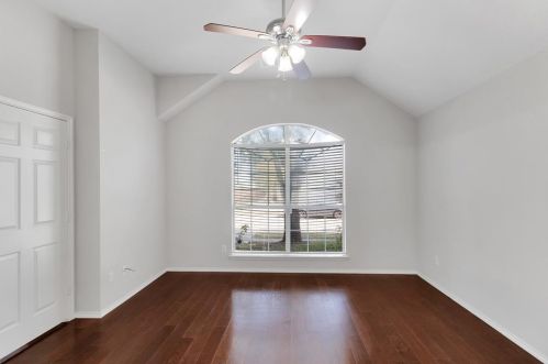 1713 Mapleleaf Dr, Garland TX 75040-8911 exterior