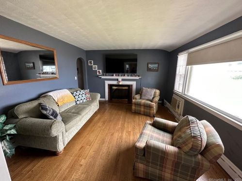 170 Purdy Rd, Waterbury, CT 06706-2322