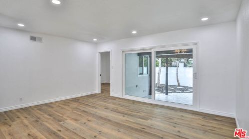 13606 Lemoli Ave, Hawthorne CA  90250-7722 exterior