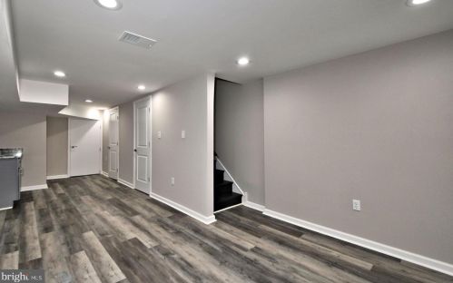 328 61 St, Philadelphia PA 19142-3402 exterior