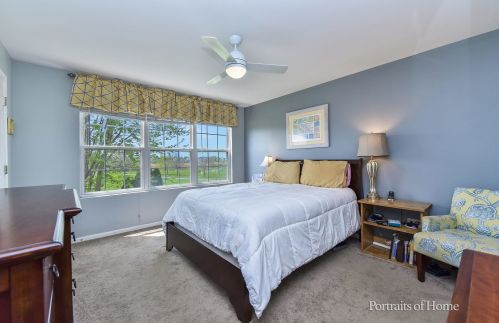 558 Pinebrook Dr, Lemont IL  60490-3121 exterior