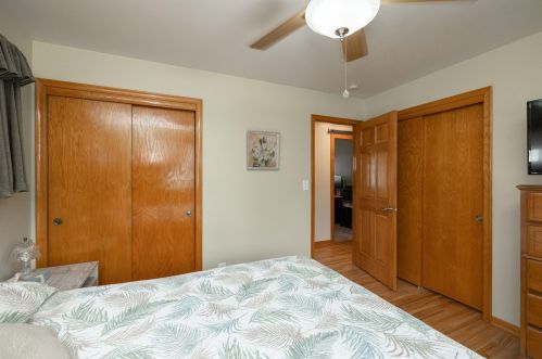 4266 Jasper Dr, Saint Paul MN  55122-2011 exterior