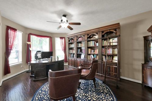 9010 Willow Spg Ln, Conroe TX  77302-3496 exterior