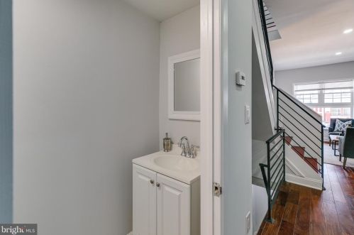 1628 23 St, Philadelphia PA 19145-2700 exterior