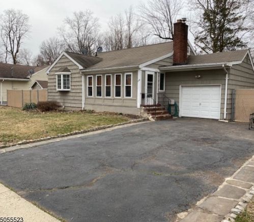 798 Old Lake Ave, Rahway, NJ 07065-2623