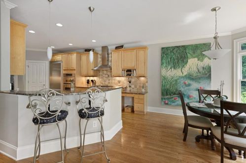 2527 Brookline Cir, Atlanta GA  30319-3690 exterior