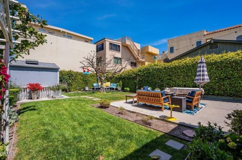 3534 Ocean Dr, Oxnard CA  93035-4345 exterior