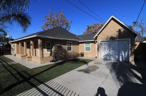 871 High St, Turlock, CA 95380-5242
