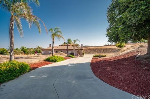 645 Pitcairn St, Riverside, CA 92506-7572