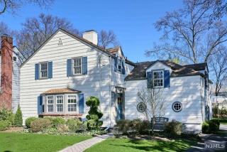 210 Spencer Pl, Ridgewood, NJ 07450-4109