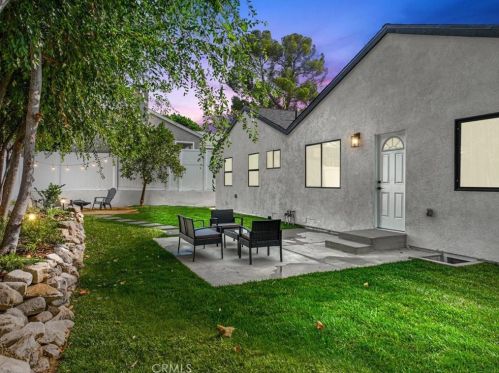 295 Poppyfields Dr, Altadena CA  91001-4837 exterior