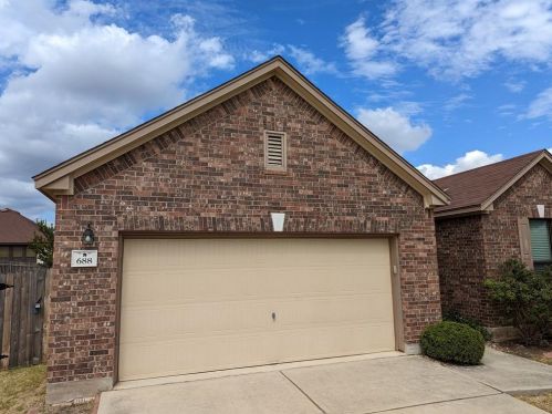 688 Apricot Dr, Uhland TX  78640-6086 exterior