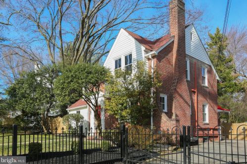 5209 16th St, Arlington, VA 22205-3611