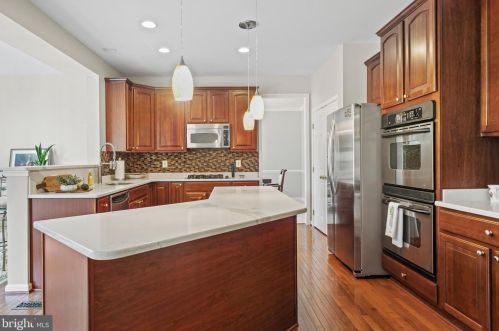 6520 Atkins Way, Gainesville, VA 20155-4466