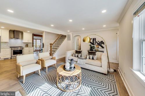 403 Dale Dr, Silver Spring MD  20910-5528 exterior