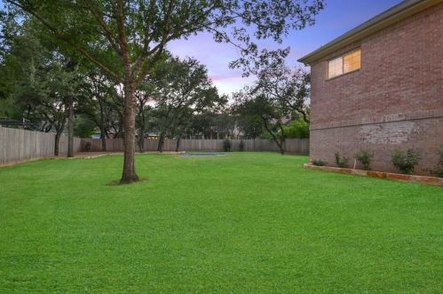 3001 Chatelaine Dr, Austin TX  78746-6895 exterior