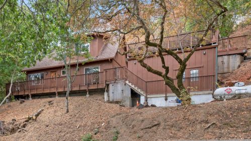 24877 Skyland Rd, Los Gatos, CA 95033-8161