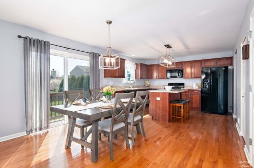 1711 Rockport Rd, Pingree Grove, IL 60140-9064