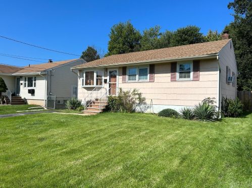 17 Paris Ln, Avenel, NJ 07001-1825