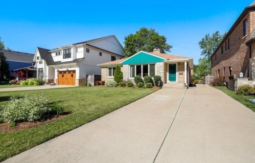 118 Berteau Ave, Elmhurst, IL 60126-2927
