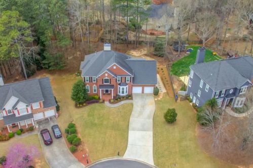 819 Rocky Peak Dr, Suwanee, GA 30024-4028
