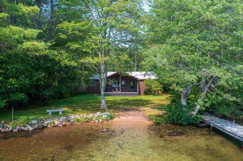 26 Bay Rd, Ctr Harbor, NH 03226-3404