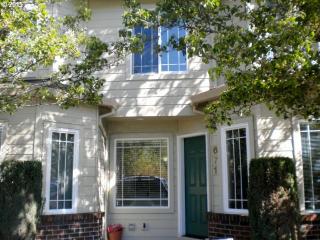 671 8th St, Damascus, OR 97030