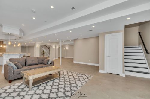 305 Ambriance Dr, Willowbrook IL  60527-0803 exterior