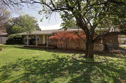 4616 Selkirk Dr, Fort Worth TX  76109-5042 exterior