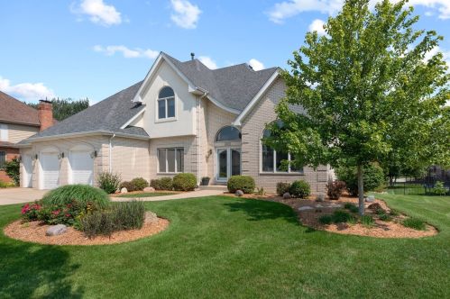 357 Galway Ct, Hanover Park, IL 60108-8808