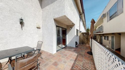 625 California Ave, Glendale CA  91203-1573 exterior