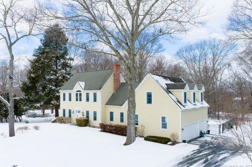 58 Anderson Rd, Pomfret Center, CT 06259-2229