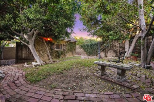 1212 Cedar St, Glendale CA  91207-1427 exterior