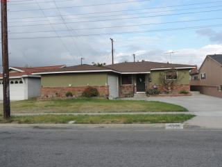 15705 Hayter Ave, Paramount, CA 90723-4623