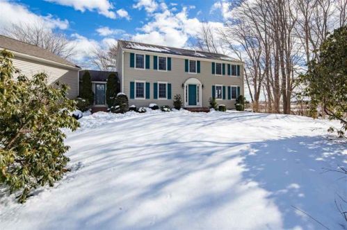 10 La Mer Dr, Rye, NH 03870-2417