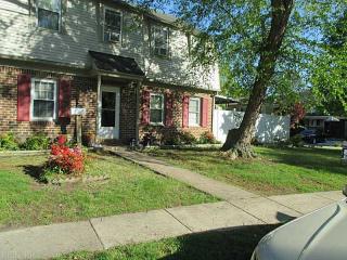 5221 Clover Hill Dr, Portsmouth, VA 23703-4127