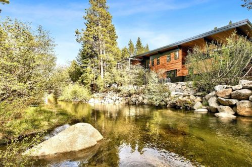 16150 Pine St, Truckee CA  96161-3754 exterior