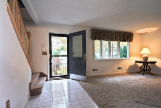 167 Clover Rd, Paramus, NJ 07652-4441