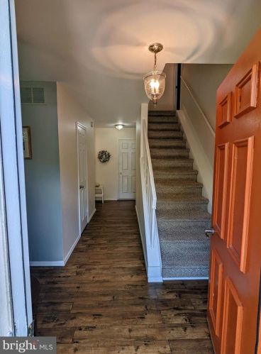32 Westwood Dr, Berkeley Township, NJ 08721-2133