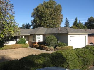 1301 Glenwood Dr, Concord, CA 94518-1513