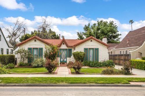 4482 Bandini Ave, Riverside, CA 92506-1106