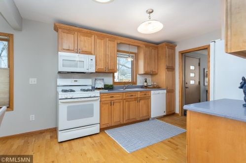 678 Iowa Ave, Saint Paul MN  55106-1015 exterior